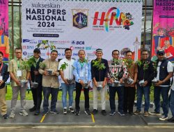 Wakil Sekjen I PWI Pusat Raja Pane Serahkan 10.000 Bibit Pohon ke Ancol
