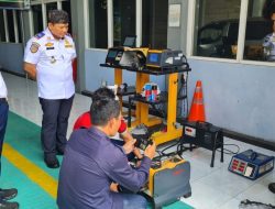 Dishub Lakukan Kalibrasi Alat Pengujian Kendaraan Bermotor