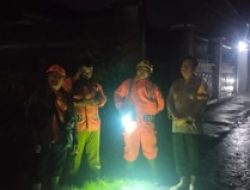 Polsek Boyolangu Datangi TKP Bencana Alam Angin Puting Beliung Yang Terjadi di Desa Waung
