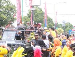 Puluhan Ribu Masyarakat Situbondo Sambut Kirab Piala Adipura 2023