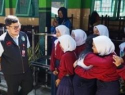 Wujud Komitmen Bupati Kediri, Sekolah Unggulan Gratis Bagi Warga Kediri Yang Kurang Mampu