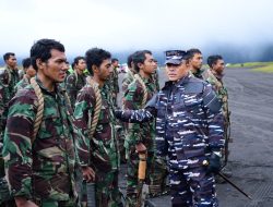 Komandan Puspenerbal Dampingi Kasal di Bromo Saat Tinjau Etape Limed Dikko Marinir