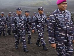Laksanakan Lintas Medan, Pangkoarmada II Hadiri Pelepasan Siswa Dikko Marinir