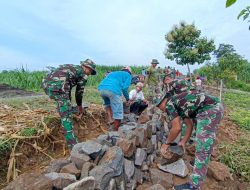 Bersinergi Bersama Masyarakat, Satgas TMMD Rampungkan Pembangunan Plengsengan Desa Sembung