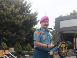 Lantamal V Gelar Upacara Bendera 17-an
