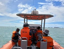 Lanal Cilacap Bersama Basarnas Sisir Perairan Dan Pantai Cari Kapal Nelayan Hilang Kontak