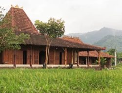 Liputan Khusus Ramadan : Arsitektur Masjid Rahmatan wa Salaman Kediri Sangat Jawa Klasik dan Materialnya Benar-Benar Kuno