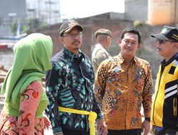 Gencar Perbaikan Jalan dan Betonisasi, Gus Muhdlor Minta Tidak Ada Penutupan Jalan Selama Libur Idul Fitri