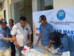 BNN Gresik dan Dishub Jatim Gelar Tes Urin Sopir Bus Mudik 2024