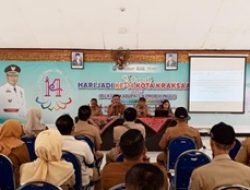 Kecamatan Kraksaan Berikan Pembinaan Aparatur Kelurahan Dan Kecamatan