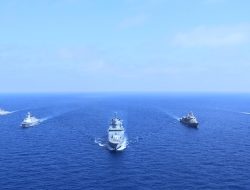 KRI Diponegoro-365 Laksanakan Advance Maneuvering Exercise Bersama Seluruh Unsur MTF 448 UNIFIL