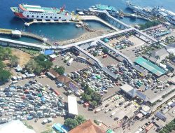 Patroli Udara Heli TNl AL Sekitar Penyebrangan Banyuwangi-Bali, Pergerakan Arus Mudik Terpantau Aman dan Lancar