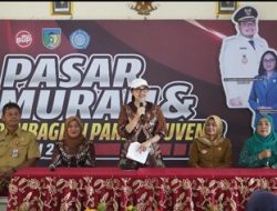 Jelang Lebaran, Mbak Cicha Pimpin Kegiatan Pasar Murah dan Pembagian Suvenir