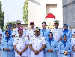 Peringati Hardikal ke- 78 Tahun 2024 Danlantamal V Hadiri Ziarah Rombongan