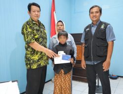 Kembali Digelar, Dinas Sosial Salurkan Bansos ATENSI Yapi Kepada 52 Anak Yatim Piatu