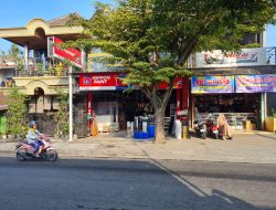 Toko Adi Wijaya Di Jalan Raya Pasar Patok Sidorejo Ponggok Kabupaten Blitar Sedia Air Aki Super Adw Melayani Sparepart Kendaraan Bermotor, Bahan Bangunan Dan Alat Kelistrikan Termurah Dan Terbaik