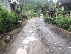 Infrastruktur Jalan Yang Tidak Baik Mengganggu Lalu Lintas Hubungan Sosial Budaya Kemasyarakatan Pedesaan