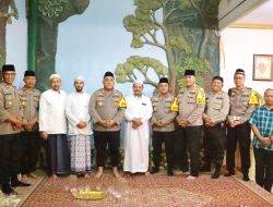 Jelang Pilkada 2024, Kapolres Pelabuhan Tanjung Perak Jalin Silaturahmi Dengan Ulama