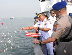 Wadan Lantamal V Hadiri Upacara Tabur Bunga Dalam Rangka HUT Bhayangkara Ke- 78