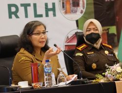 Pj Wali Kota Kediri Zanariah Beri Arahan Bimbingan Teknis Pendamping Bantuan Sosial untuk Rehabilitasi Rumah Tidak Layak Huni