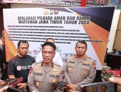 Buka Turnamen Bulutangkis Antar Media, Waka Polda Jatim dan Insan Pers Gelar Deklarasi Pilkada Damai