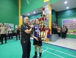 Tutup Turnamen Bulutangkis Antar Media Kapoda Jatim Eksibisi Match Vs Juara 1
