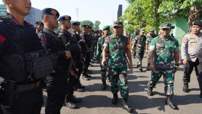 Brigjen TNI Yusman Madayun Pimpin Apel Gelar Pasukan Pam VVIP Pengamanan Presiden RI di Surabaya