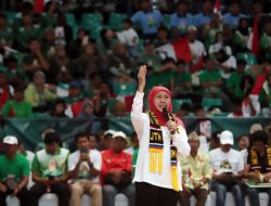 Khofifah Dikukuhkan Sebagai “Ibu’e Olahraga Jawa Timur” oleh 80 Organisasi Olahraga