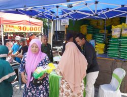 Stabilkan Harga Bahan Pokok, Pemkab kediri Gelar Gerakan Pangan Murah dan Serahkan bantuan Sembako