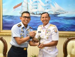 Danlantamal V Terima Kunjungan Danwingdik 700/Hanud