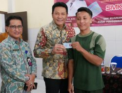 Jemput Bola, Plt. Bupati Sidoarjo Tekankan Layanan Cepat Perekaman KTP-el bagi Siswa Sidoarjo
