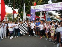 Pj Wali Kota Kediri Zanariah Berangkatkan HIPMI Merdeka Fun Run