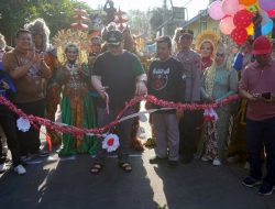 Hadiri Karnaval di Desa Tiron, Ini Harapan Mas Dhito