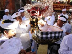 Wali Kota Jaya Negara Ngeratep Pelawatan Ida Ratu Ayu Desa Adat Panjer