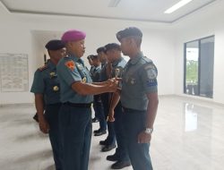 Tanamkan Rasa Bangga, Dansatdik – 3 Kodiklatal Pimpin Prosesi Kenaikan Pangkat Prajuritnya