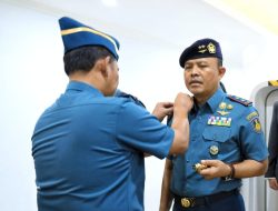 Komandan Puspenerbal Terima Brevet Kehormatan Kesehatan Penyelaman dan Hyperbarik