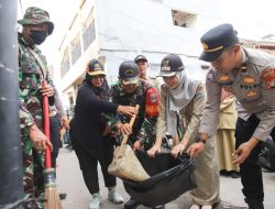 Peringatan HUT Ke-79 TNI, Tiga Pilar Kelurahan Galur Gelar Kerja Bakti Di Dua Lokasi