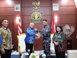 Danlantamal V Terima CC Ketua Pengurus Yayasan Hang Tuah Cabang Surabaya