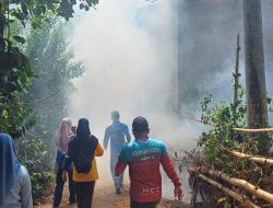 Dinkes Lakukan PSN 3M Plus dan Fogging di Desa Sogaan