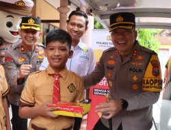 Polres Tulungagung Luncurkan Mobil Senyum Berbagi Makanan Bergizi Gratis untuk Anak – anak