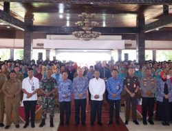 Pj. Bupati Nganjuk Mewisuda 580 Lulusan Sekolah Orang Tua Hebat (SOTH)