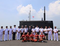 Lantamal V Sambut Kedatangan Kapal Selam AL Rusia Dan Rescue Tugboat Alatau