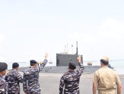 Lantamal V Lepas Keberangkatan Kapal Selam AL Rusia Dan Rescue Tugboat Alatau