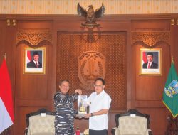 Pererat Sinergitas dan Silaturahmi Pangkoarmada II Laksanakan Kunker Ke PJ. Gubernur Jatim