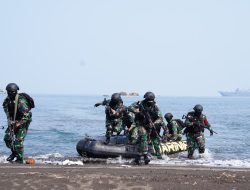 Latgabma Keris Woomera 2024, Pasukan Gabungan TNI dan ADF Mendarat Dan Kuasai Pantai Banongan