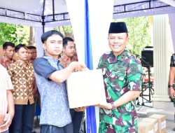 Jumat Berkah, Ba’da Jumatan Komandan Puspenerbal Makan Bersama dan Bagikan Sembako kepada PHL