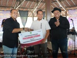 Pj Bupati Nurkholis Acungi Jempol Gelaran Literasi Musik Road to Rock Legends Festival 2024