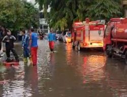 Hujan Deras dan Angin Kencang, Pemkot Surabaya Terjunkan Puluhan Unit PMK