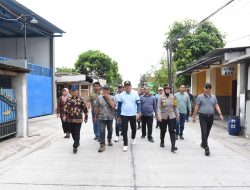 Plt. Bupati Sidoarjo Subandi Sidak Dua Proyek Jalan Betonisasi