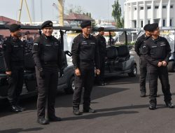 Dankodiklatal Hadiri Penyematan Brevet Kehormatan Hiu Kencana 11 Petinggi TNI AL